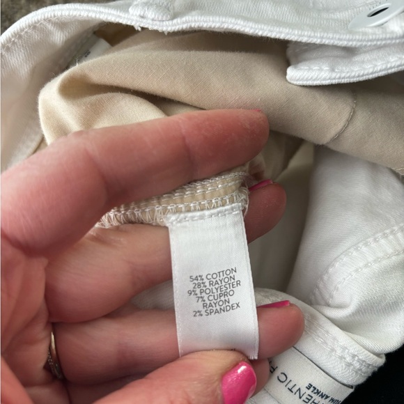 J. Jill White Authentic Fit Slim Ankle Jeans - Picture 4 of 8
